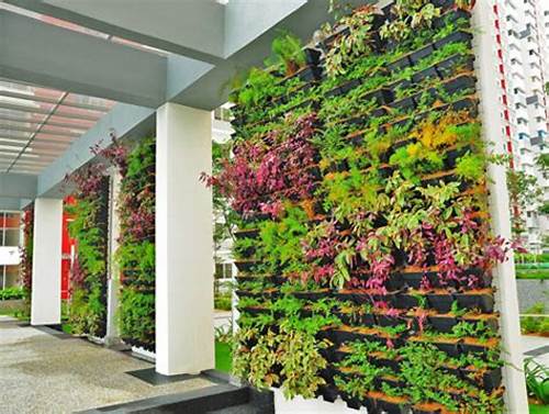 Vertical Gardens: Balancing Aesthetics and Functionality