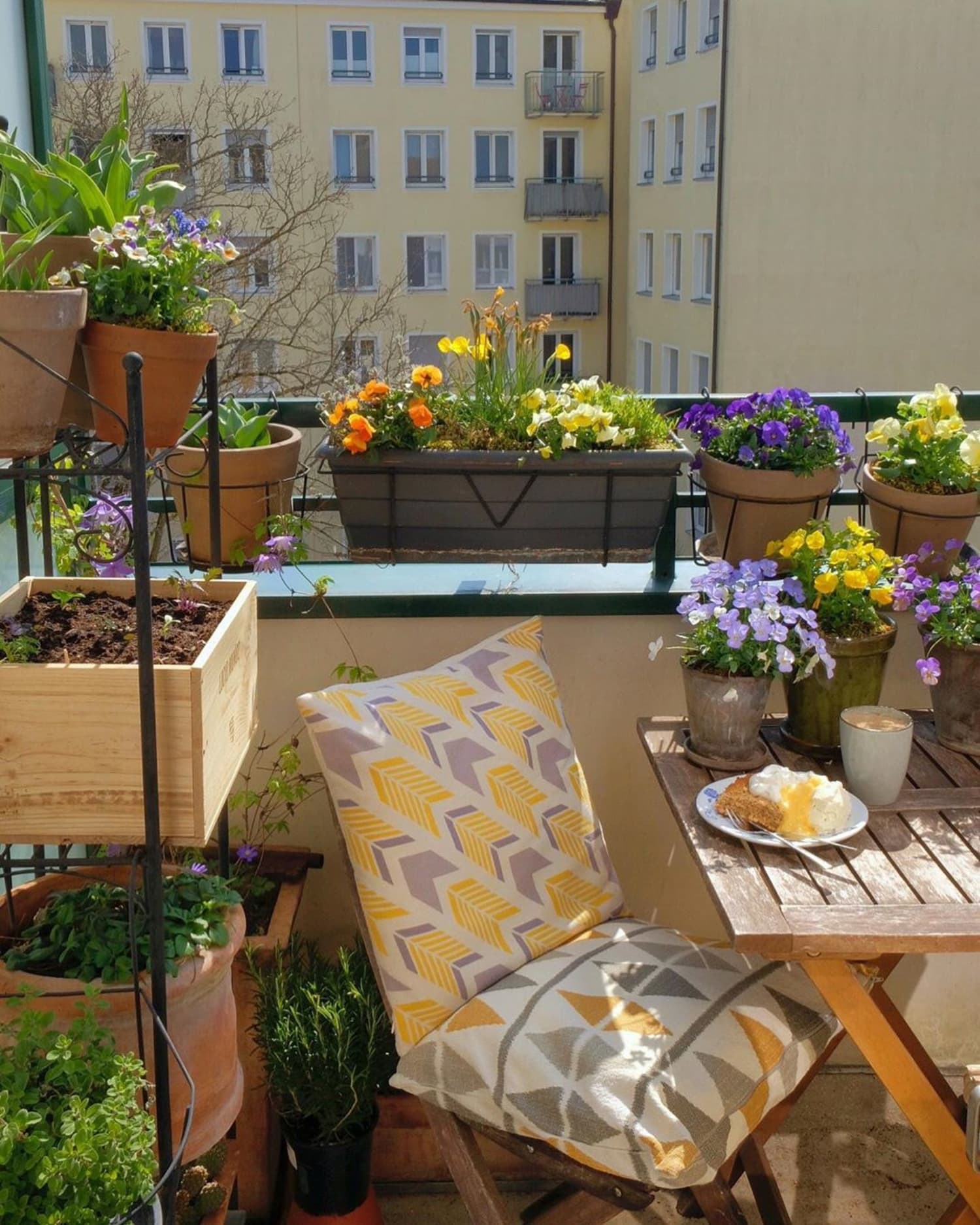 Vertical Gardens for Apartments and Balconies