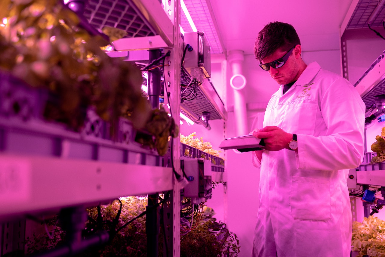 Vertical Farms as Laboratories for Agricultural Research