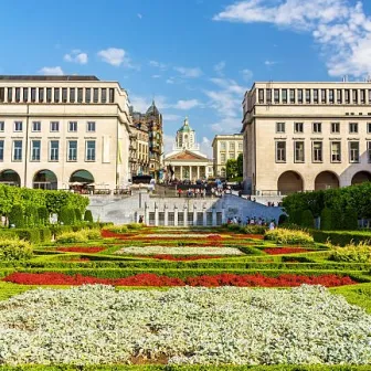 The History of Vertical Gardening