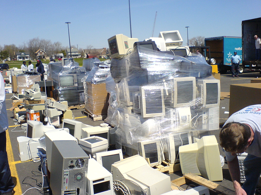 The Ethics of E-Waste Disposal and Electronic Recycling